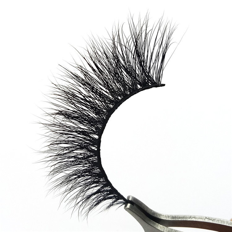 Most Dramatic 3D Mink Eyelashes JE04